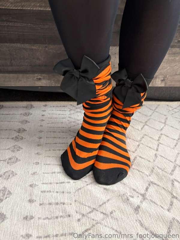 mrs_footjobqueen image #0
