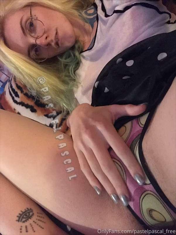 Cute face cute pussy 💚😽