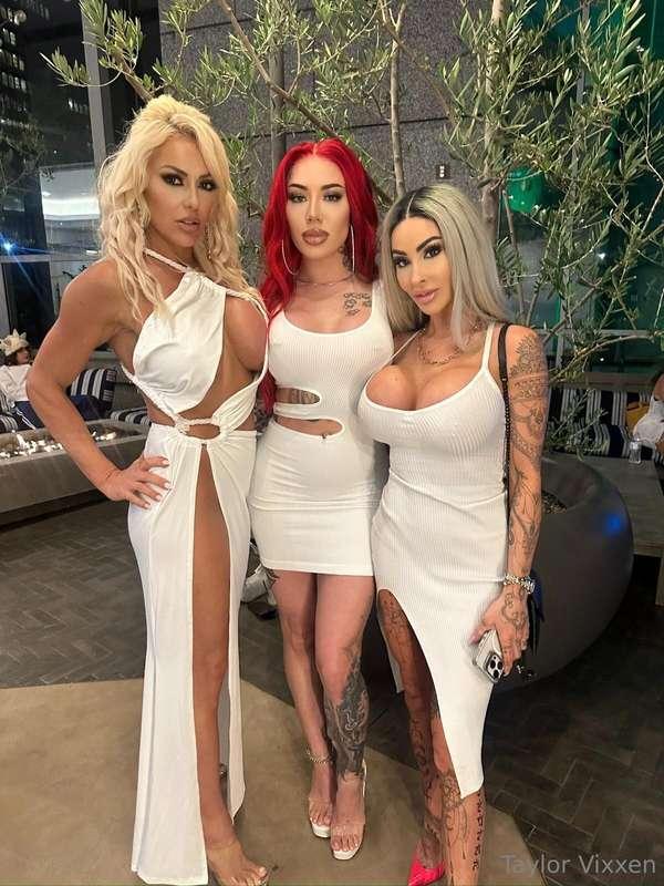 ### TBT to when I was at the AVN's 💋 Do you want to see more..