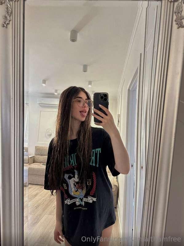 ## 🔥🔥🔥 SEXY BODY @penelope_sr🔥🔥🔥😻This lovely nymph is waitin..