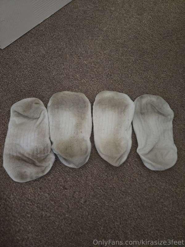 Who wants a pair of these atrociously smelly socks? DM first..