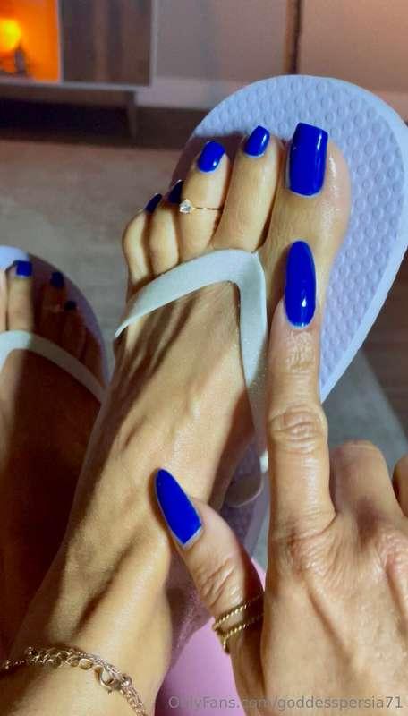 Happy Friday 💙🩴Onlyfans.com/sexyfeet47