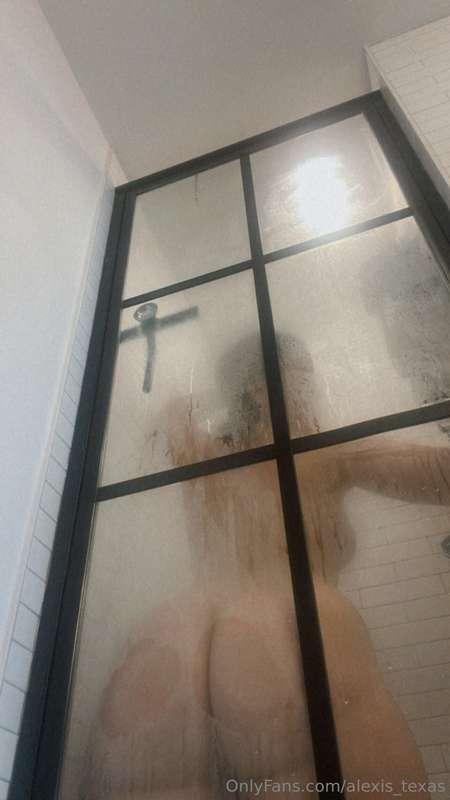 💦 sooo wet in the shower RIGHT NOW if you want real-time fre..
