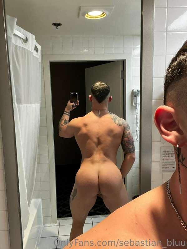 Some naughty pictures from la to show what’s to come soon 😈...