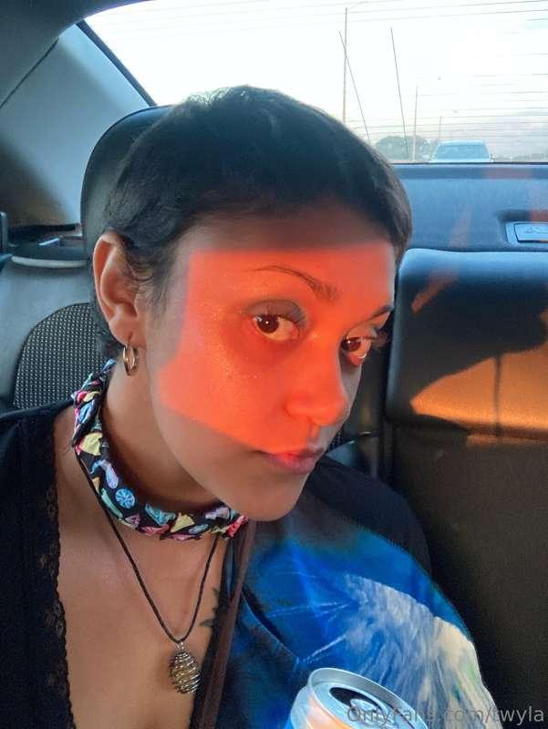 Hi all, I am alive. 😂 about to do mushroom porn everyone. LM..
