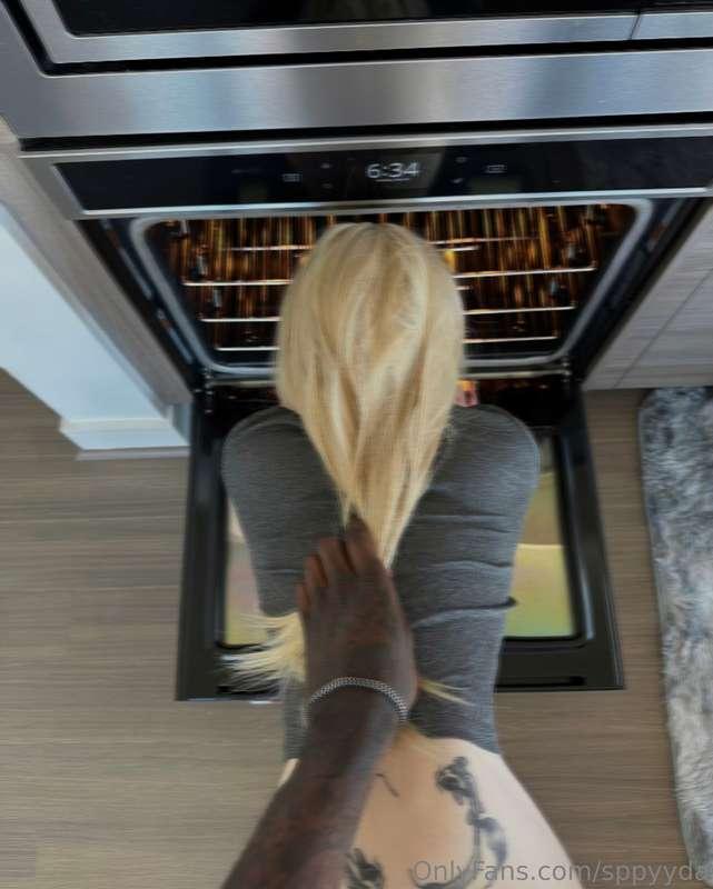 @phattsie Took my BBC in the oven 👩🏻‍🍳🔥🫣 Are cooking lessons..