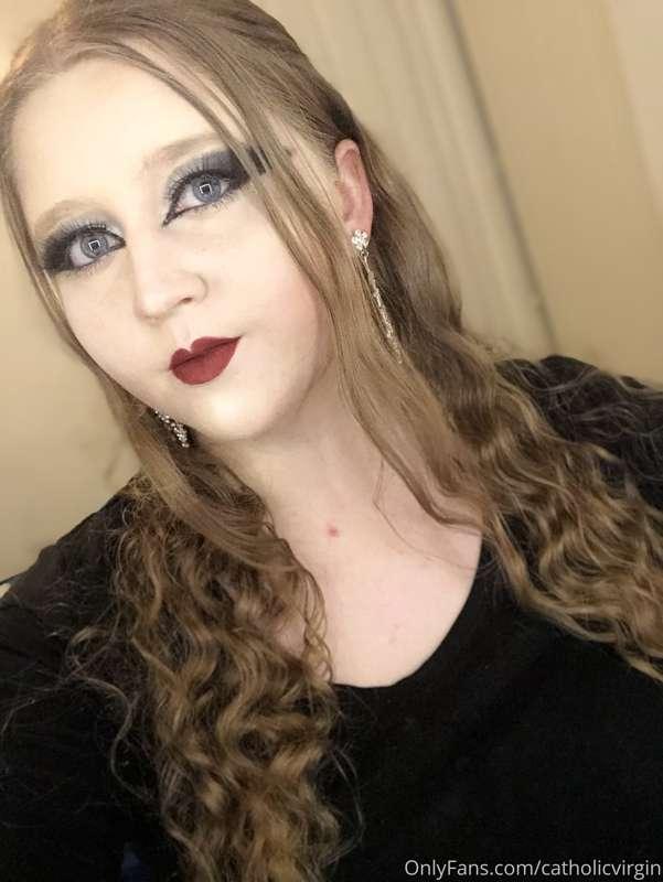 Do you like the darker makeup? What are your favorite looks?