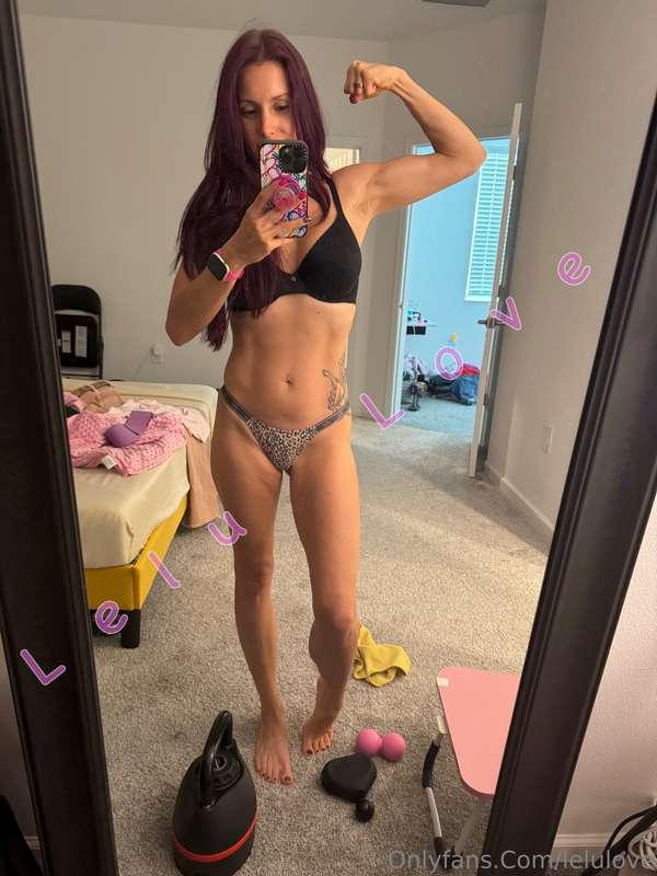 MILF MONDAY brought to you by MUSCLE MOMMY!! 💪🏻