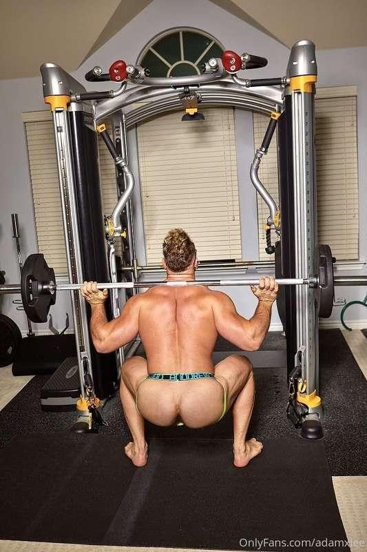 GOOD MORNING!!  Let’s hit a lift together before work!! I ju..