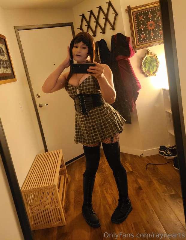 If I showed up on a date wearing this, what would you do fir..