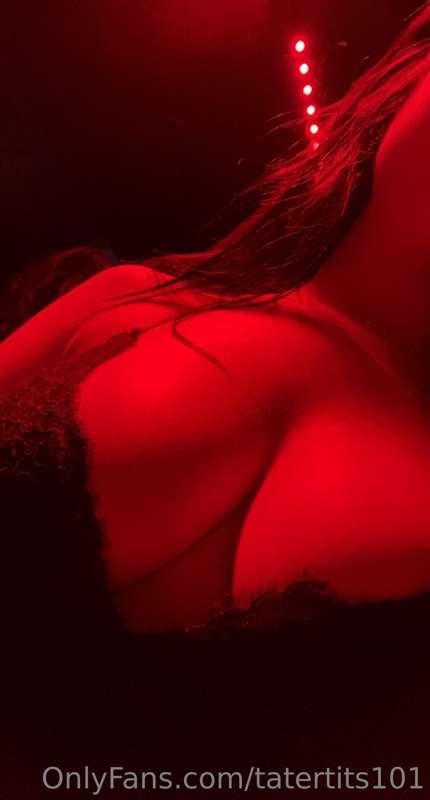 Can’t stop taking photos of my tittties