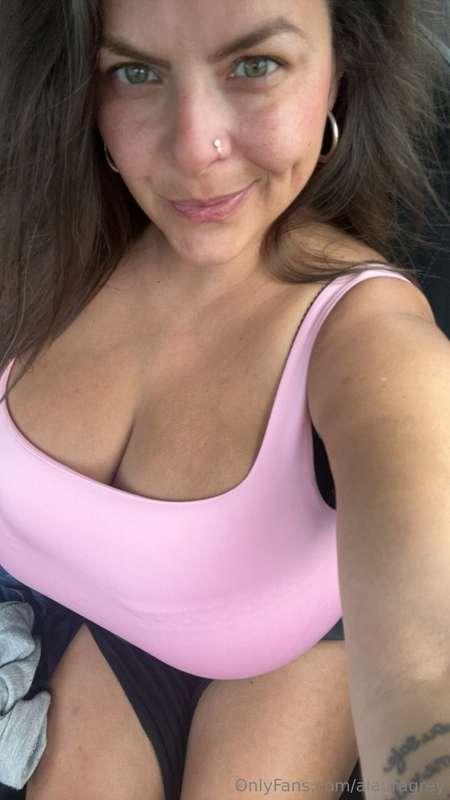 Hii Y'all. Happy Friday! I plan on going Live Monday morning..