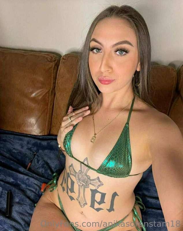 @jourdior is brand new to OF & making men cum in 60 secs 🙈 S..