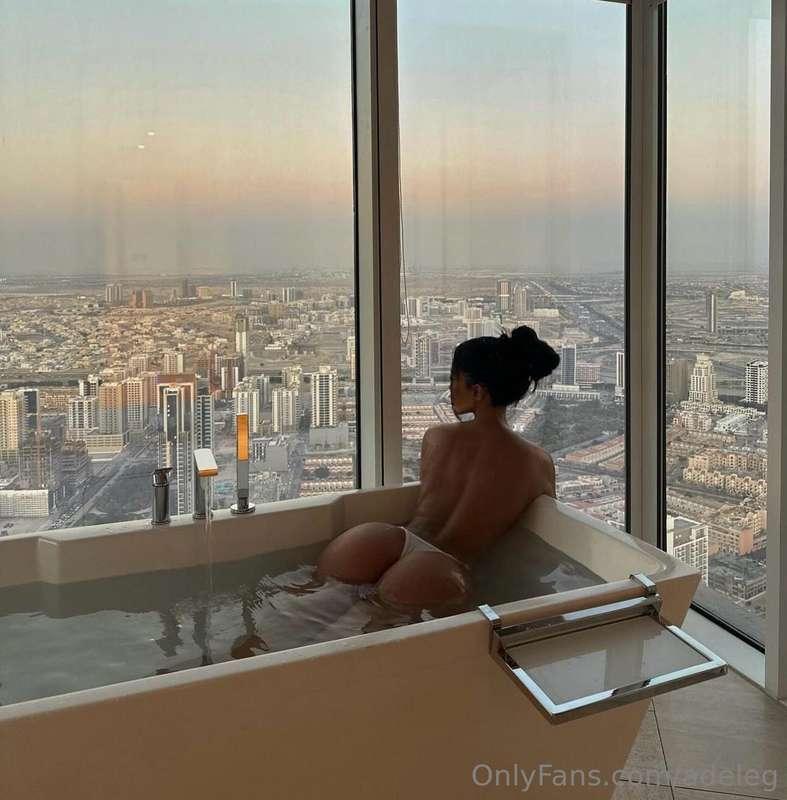The view is amazing! Isn't it? 😜