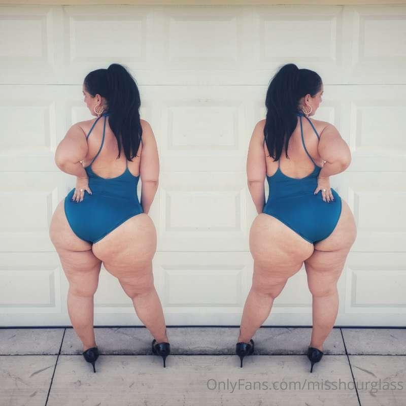Cleaning out albums 🍑