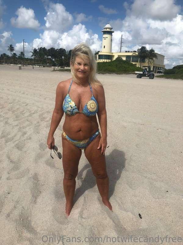 Hello from the beach!💋💋💋Candy