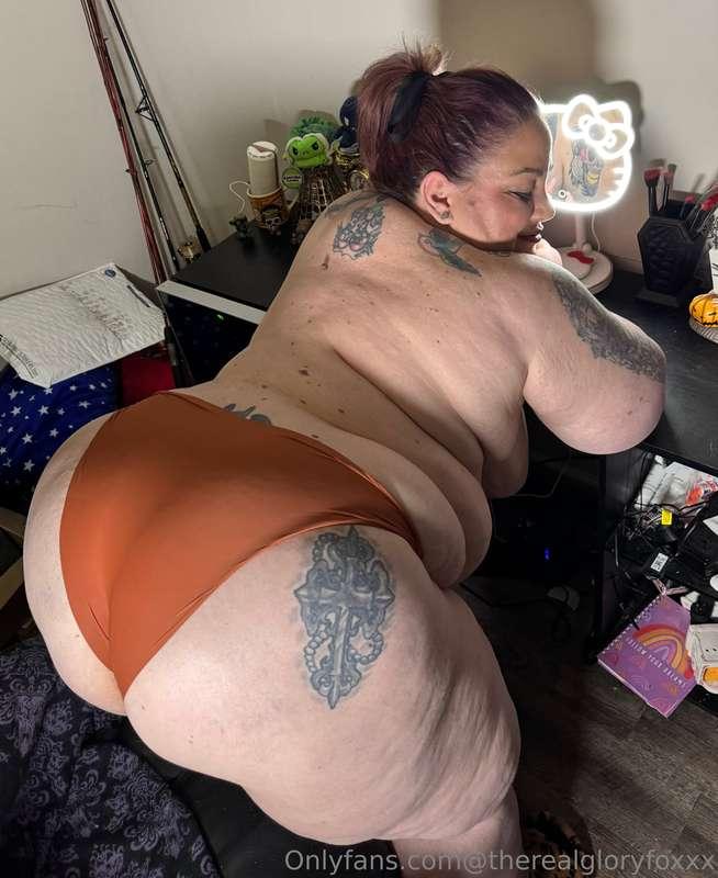 Does it look good enough for you to bite it? Drop a 🫦in the ..