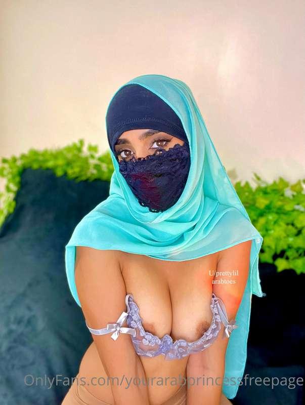 My VIP @yourarabprincess  is on SALE for the first 100 subs😈..