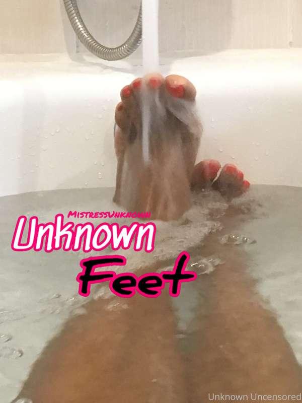 Where the boys that like long toes 👣👀👅