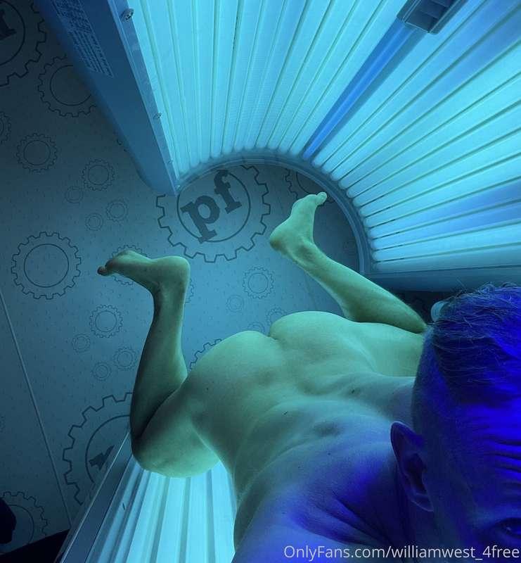 🍑 🍑🍑😈 happy hump day!!! @williamwest