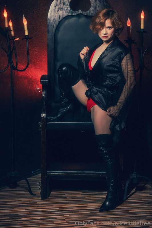 Come worship me. 💋