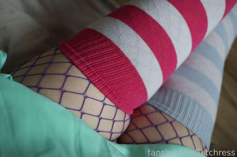 have some cute thigh picsss! somuchsquishaaa

#tease #ecchi #thighs #thighhighs