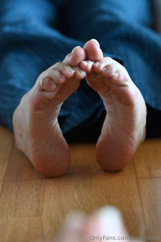 Lick my soles.. and then send me a private tip if you so des..