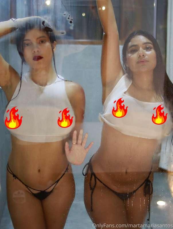 Ricas camisetas mojadas con mi amiga Michel, y que rico como..