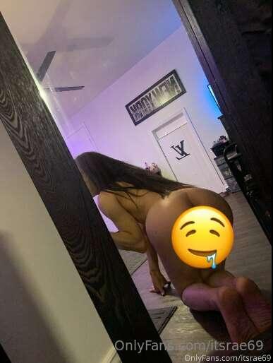 Hey babe, should i spread it for you ? 🤭😈