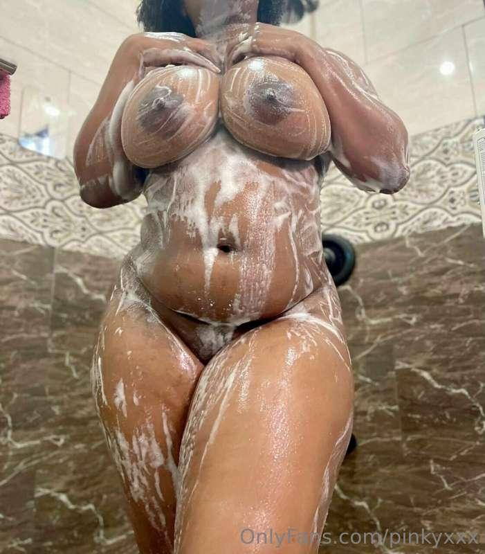She wants to see your dick go show her 😳😈
https://onlyfans.c..