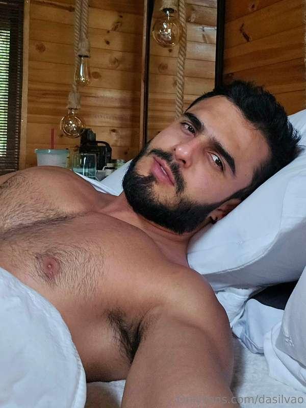 I need someone in my bed 😈