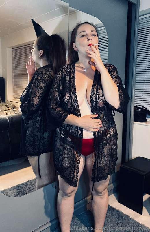 phoebesmokes image #21