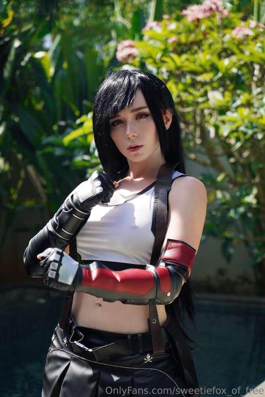 You can endlessly look at water, fire and naked horny #TIFA ..