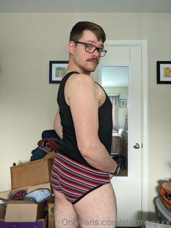 Hey babe, I got your hump day snack 🍑