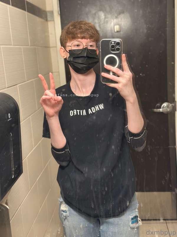 your favorite barista clocking back in <3