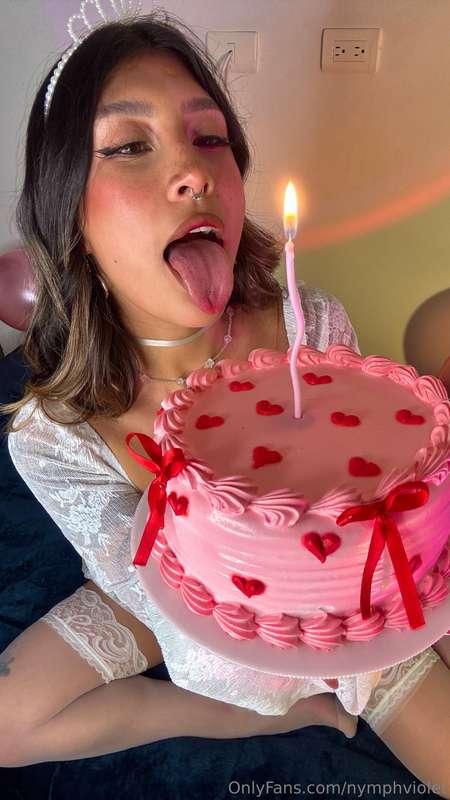 Ay Diosss...my cake looks so big and tasty....I can't wait t..