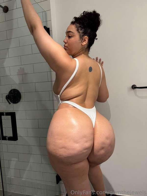 Feeling extra dirty… time to get clean 🚿💋