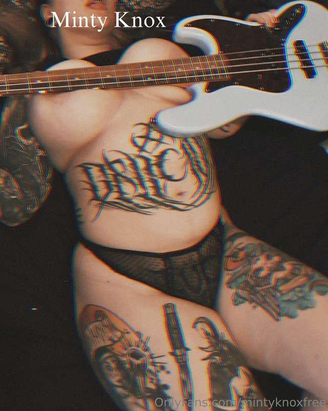 More photos from this set will be posted here: @mintyknox 😉🎸