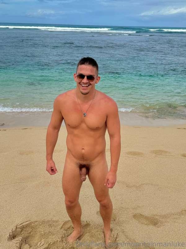 Nude beach in Hawaii 😎☀️🌴