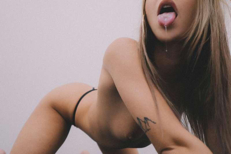 👅