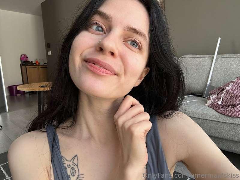 Caught myself in a good mood—can you tell? 😉 What’s somethin..