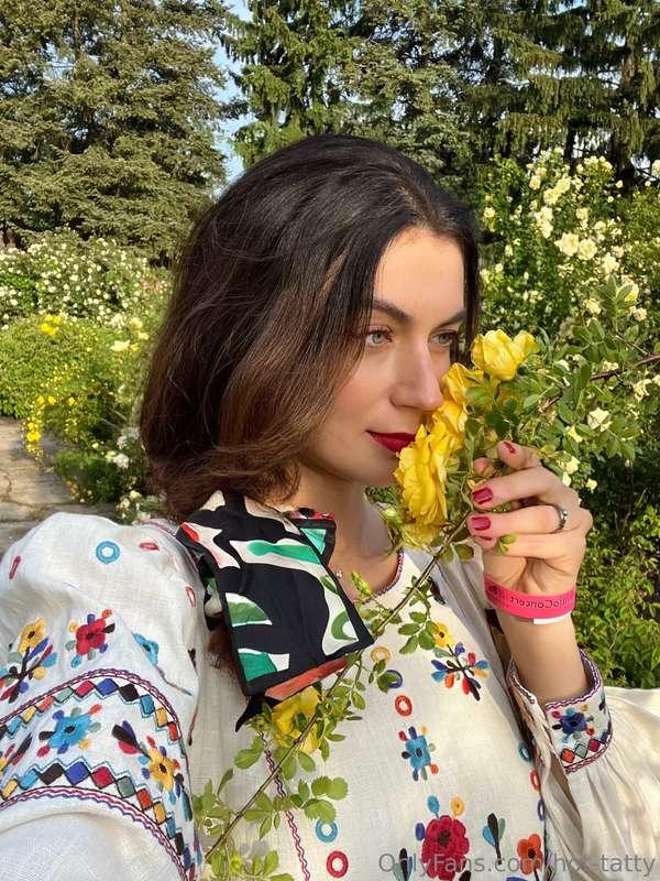 I dream so much about flowers🌼🌷🌸 that every time I walk past..