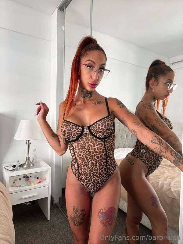 Curvy & delicious 👅 DM me if you're bulging too!! 😏