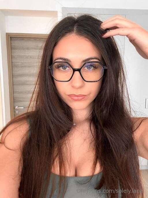 Woke up feeling extra slutty this morning, interesting😉