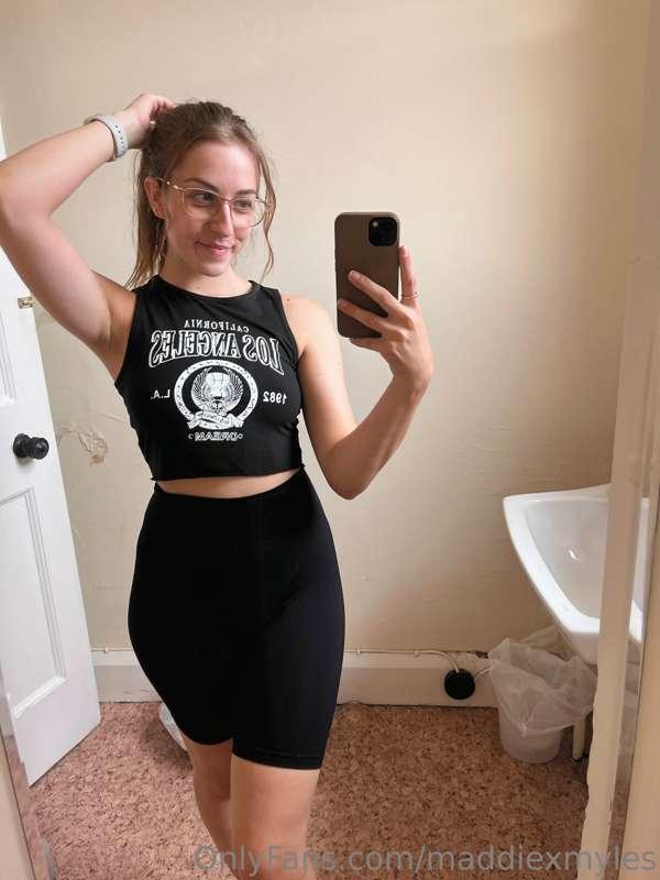 Flashing you at work 🤭

I work part time alongside this, hav..
