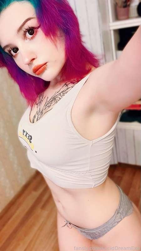 thinking about being hugged &gt;&lt;

☆ #gamer #gamergirl #egirl #alt #emo #armpit #needy #inked #armpits #hugetits ☆