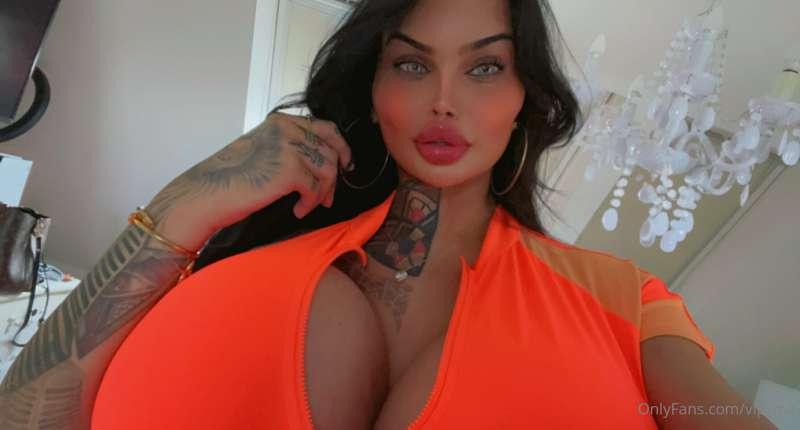 This sun gets me so horny