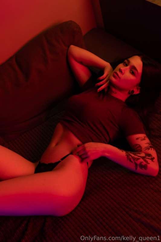 Welcome to my red room😈