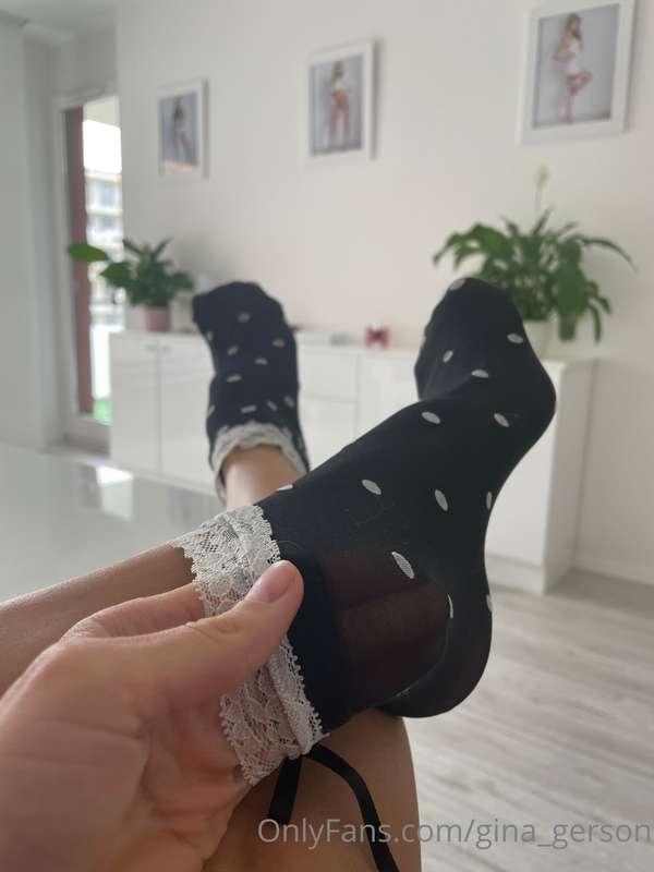 Here is my very used warm smelly socks 💋💋💋💋you could have it..