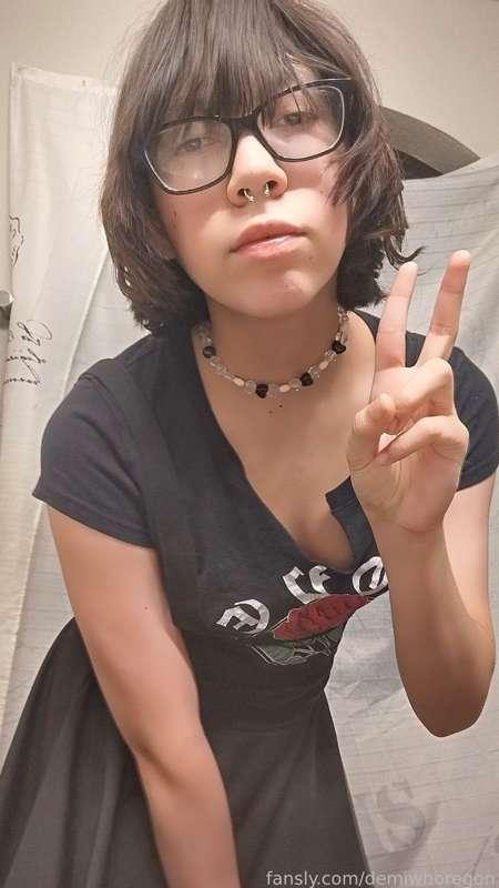 demiwhoregon image #1